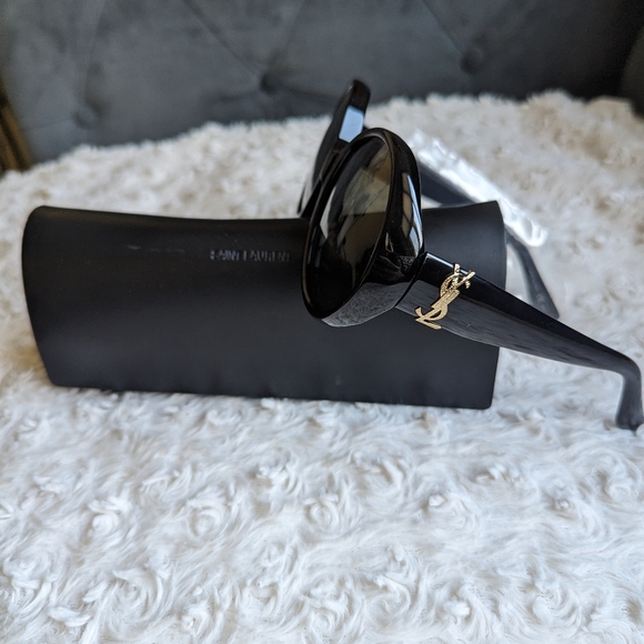 New Authentic Yves Saint Laurent women's sunglasses - Picture 6 of 16